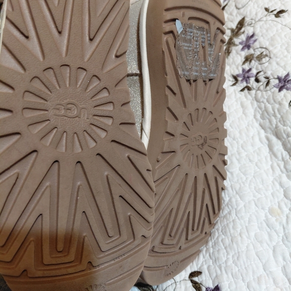 UGG Women's MIni Bailey Bow Sparkle Gold Glitter Boots Size 5 - Picture 6 of 8